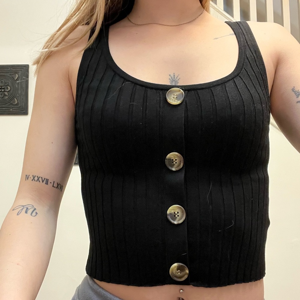 Black tank top. Brown/Tan buttons. New with tags